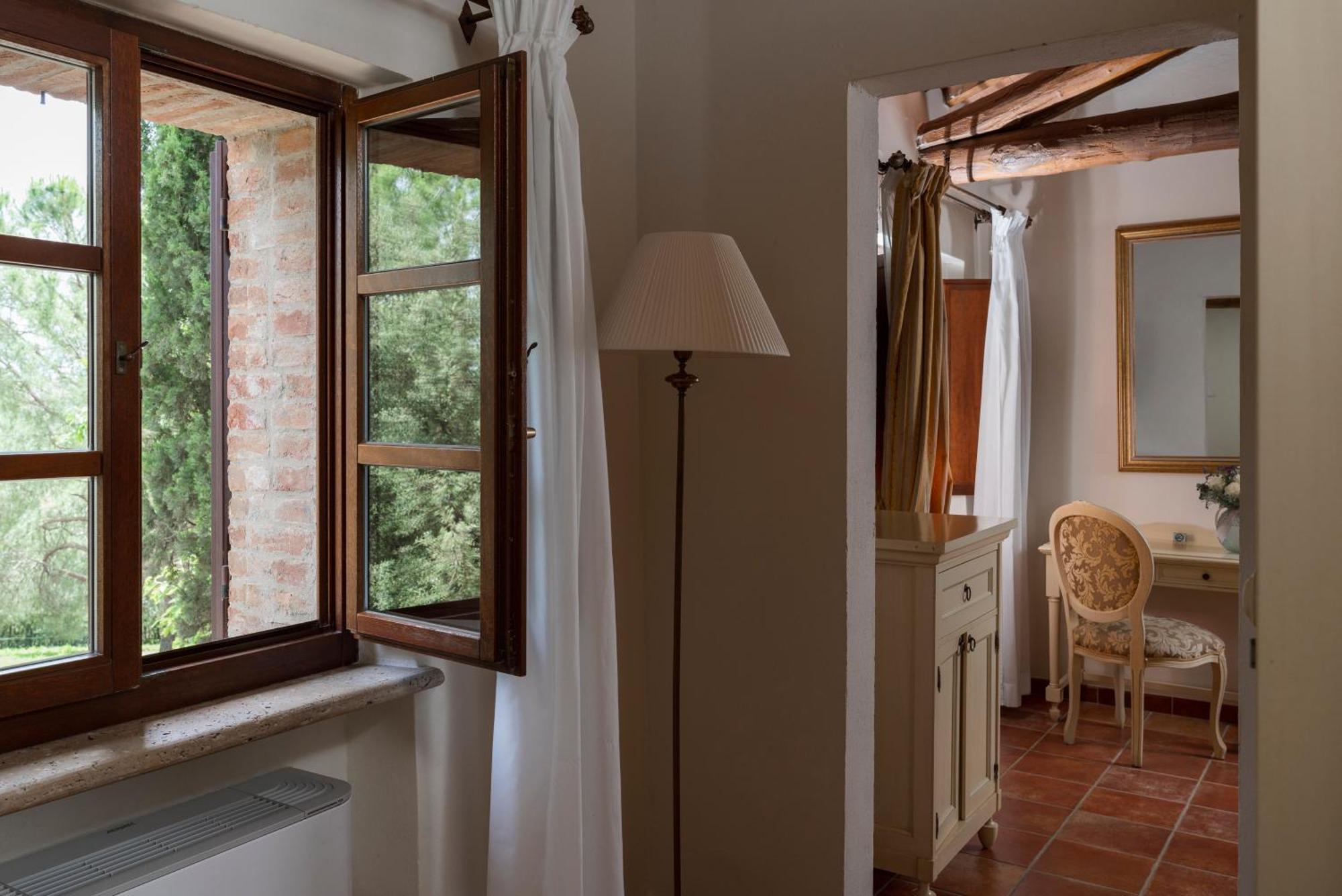 Castello Di Leonina Relais - Adults Only Hotel Siena Exterior photo